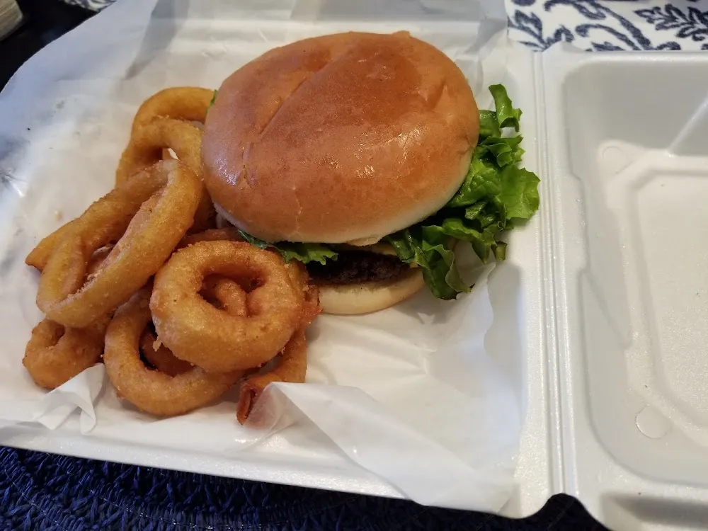 Hamburger with Onion Rings